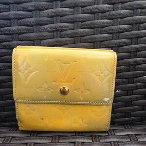 Louis Vuitton trifold wallet Authentic